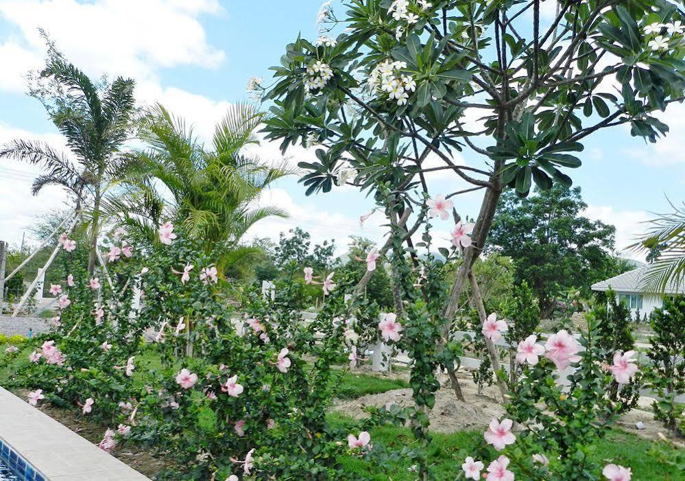 Cha-Am Pool Villa ภายนอก รูปภาพ
